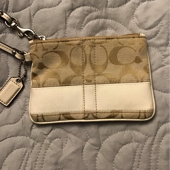 Coach Mini Wristlet Beige/ Cream NWOT - Picture 5 of 6